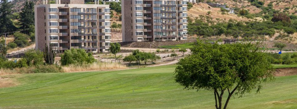 Vista edificios y Cancha  de Golf
