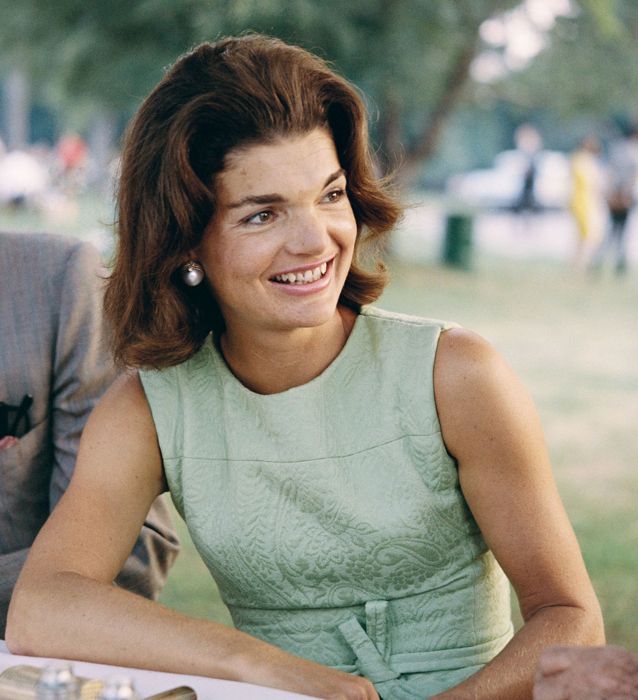 Nieta de Jackie Kennedy es igual a su abuela — Radio Imagina