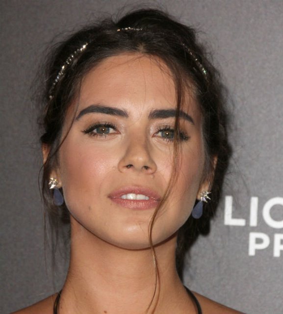  Lorenza Izzo