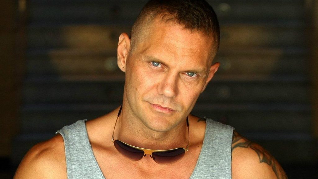 Pareja de Miguel Bosé es acusado de homicidio a un fotógrafo