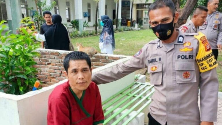 Luego de 17 años aparece policía desaparecido en tsunami en Indonesia