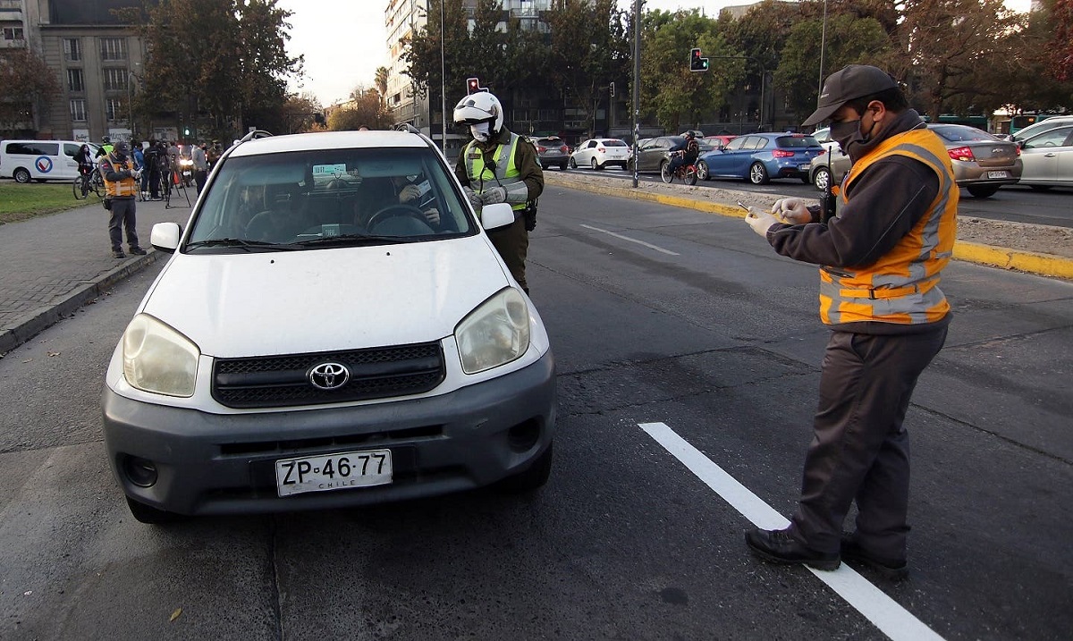 Restricción vehicular regresa para el lunes 3 de mayo en el Gran Santiago