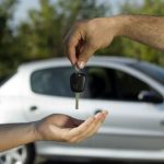¡Sigue estos consejos para evitar estafas al comprar un auto usado!