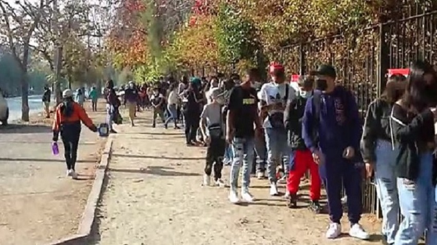 Fantasilandia reabre sus puertas en medio de un alza de nuevos casos