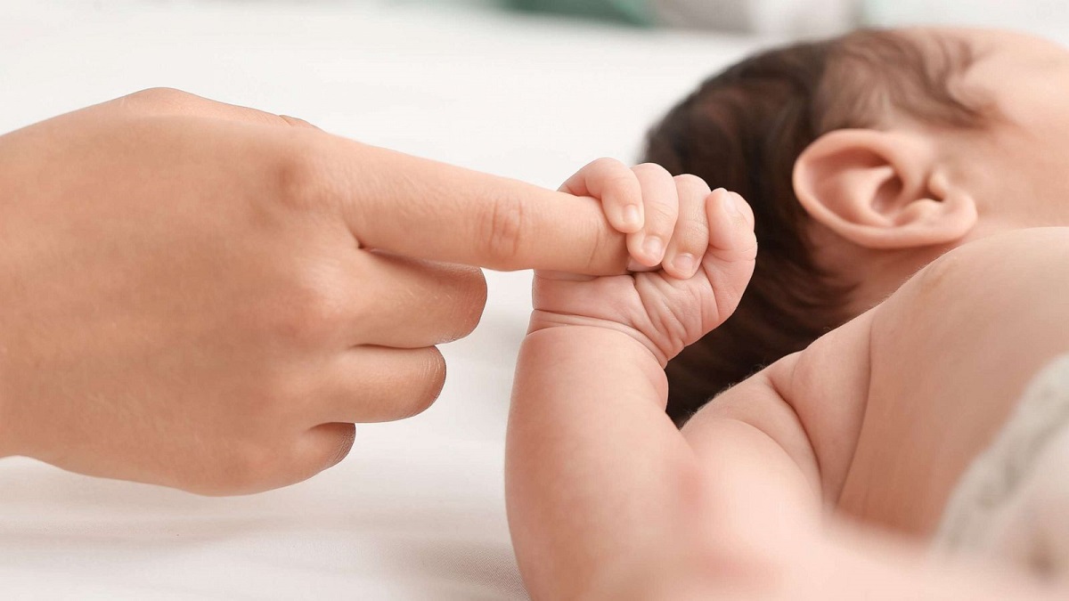 Bebé sufre corte en su cara al nacer por una cesárea de emergencia