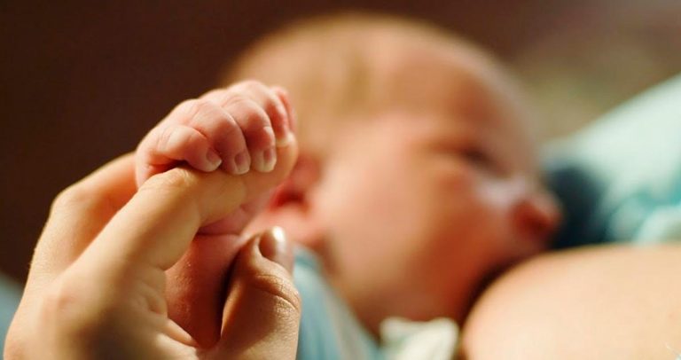 Leche materna entrega a los bebés anticuerpos contra el Covid-19