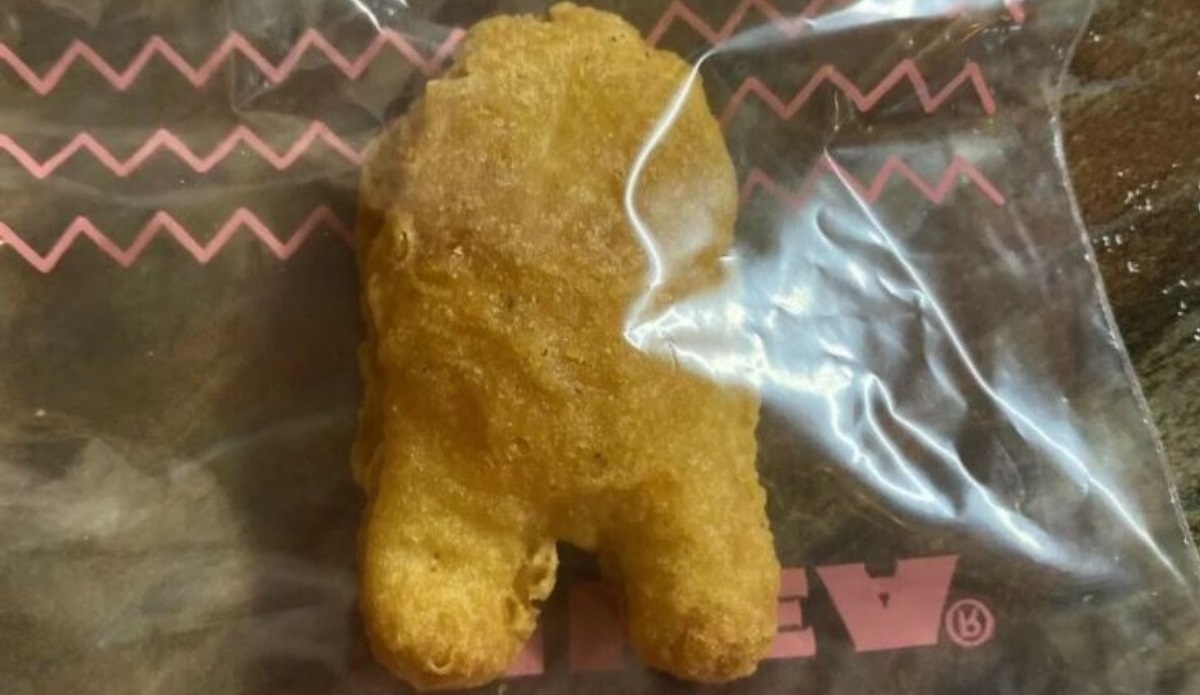 ¡Increible!: Venden nugget con forma de Among Us en $100 mil dolares 