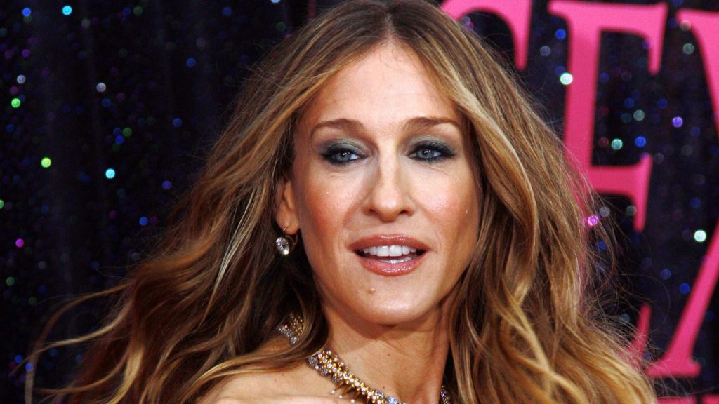 sarah jessica parker luces sus canas en el reboot de sex and the city