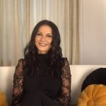 Catherine Zeta-Jones tiene 51 años y se sigue viendo increíble