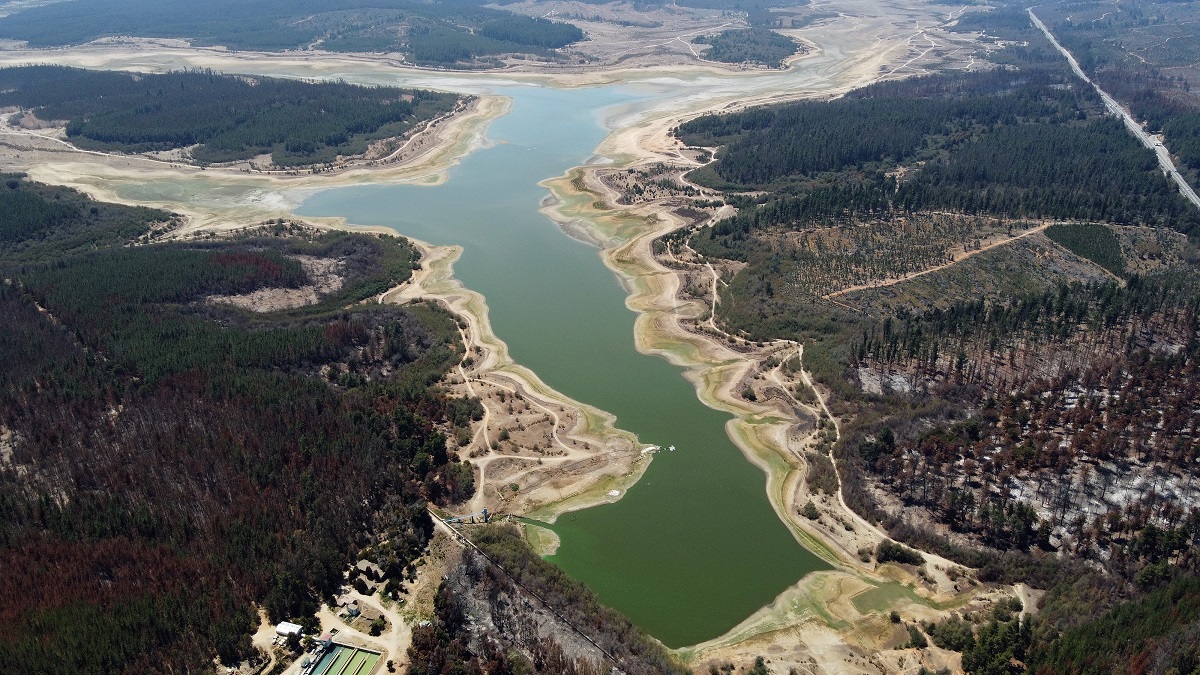Sequía en Chile: ¿Sabes cuánta agua consumes en tu día a día?
