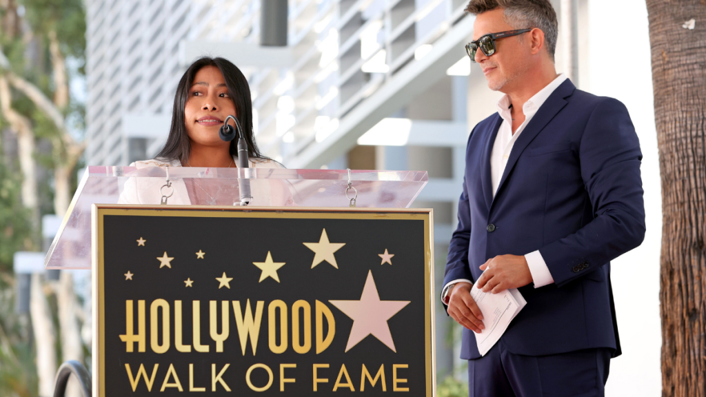 Alejandro Sanz y Yalitza Aparicio