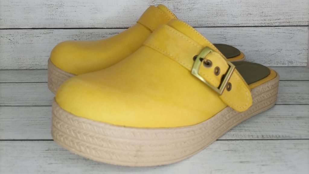 Sandalias amarillas