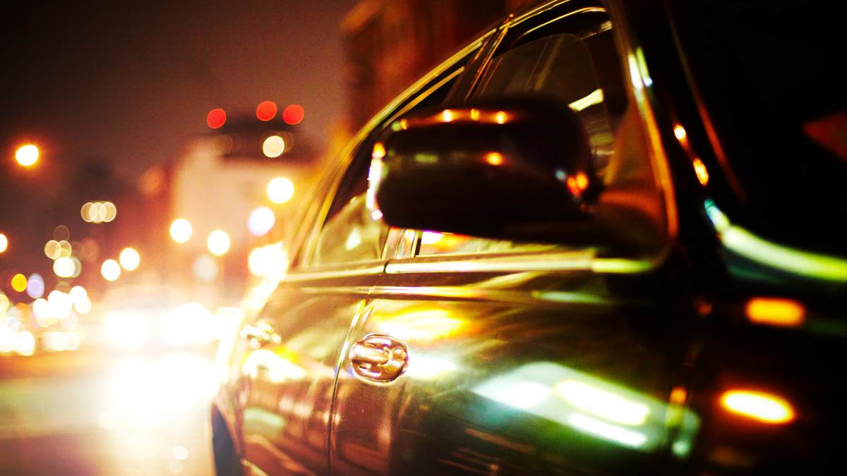 Nieta de Carlos Caszely sufrió encerrona y robo de su auto: dos de los detenidos eran menores de edad