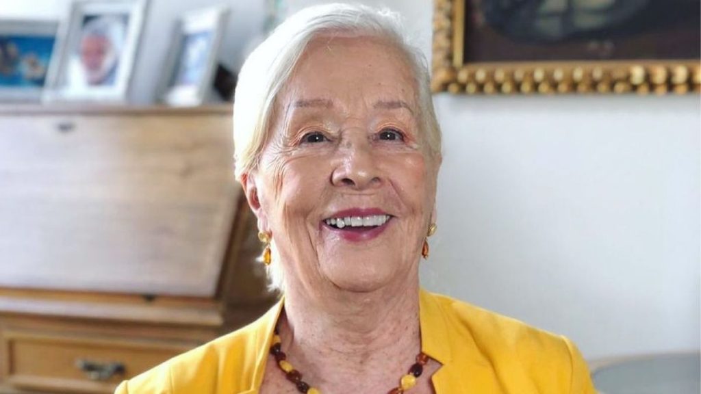 DELFINA GUZMÁN VÍDEO