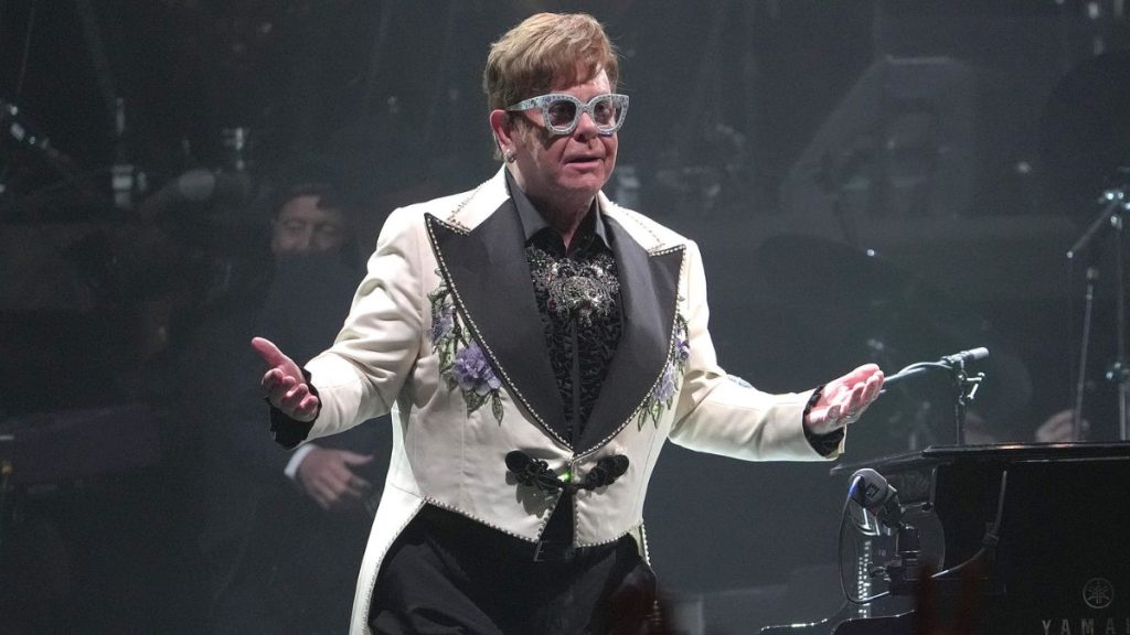 ELTON JOHN ESTADO DE SALUD (1)