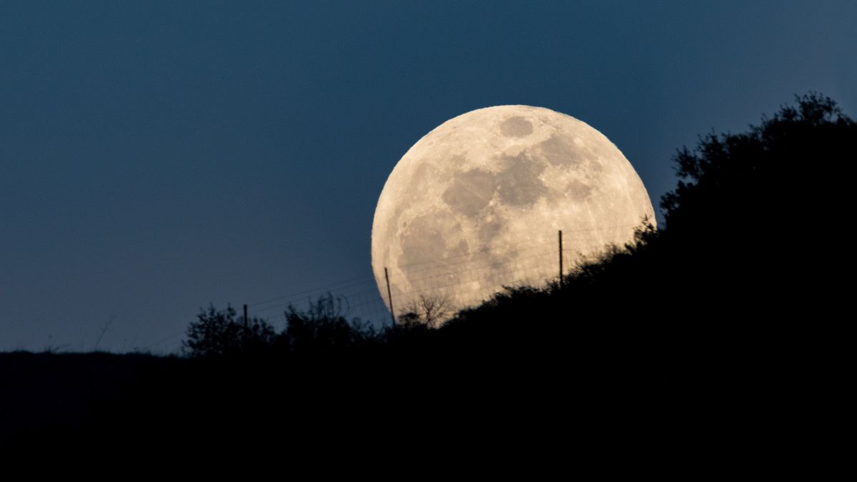 SUPERLUNA DE FRESA 2022 (1)