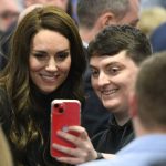 Kate Middleton Tomandose Selfies   2