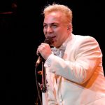 cristian castro explica porque imita los acentos de los países que visita