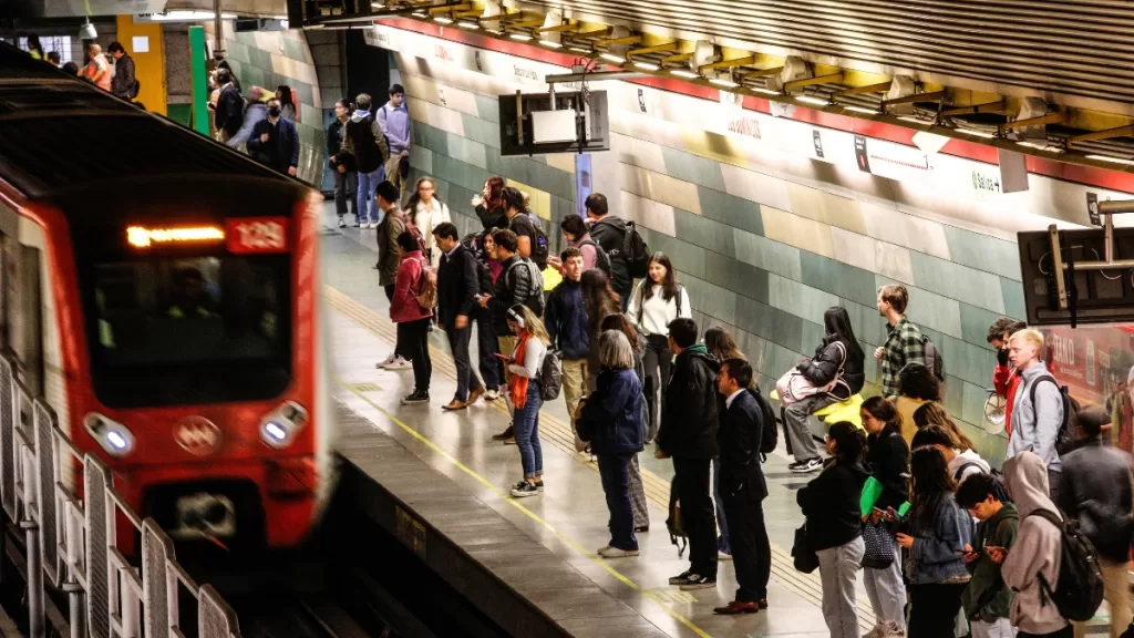 Metro De Santiago Modifica Sus Horarios ¿Qué Días Cambia Y Cómo Funcionará El Transporte (1)