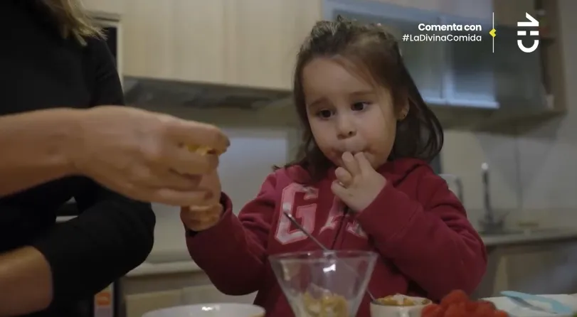 Ceci Gutierrez Mostro Su Departamento Por Primera Vez En La Divina Comida Cocino Con Su Hija Mila 9