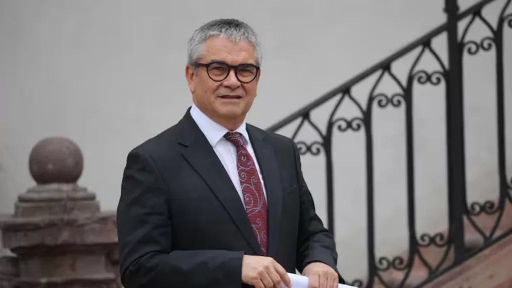 MINISTRO GOBIERNO RENUNCIA