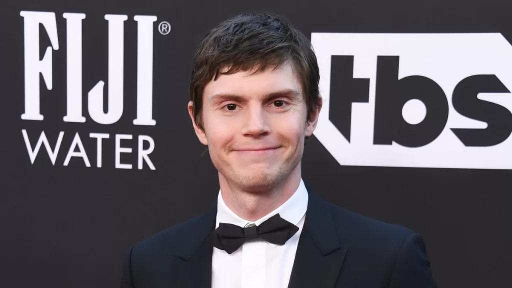 Evan Peters