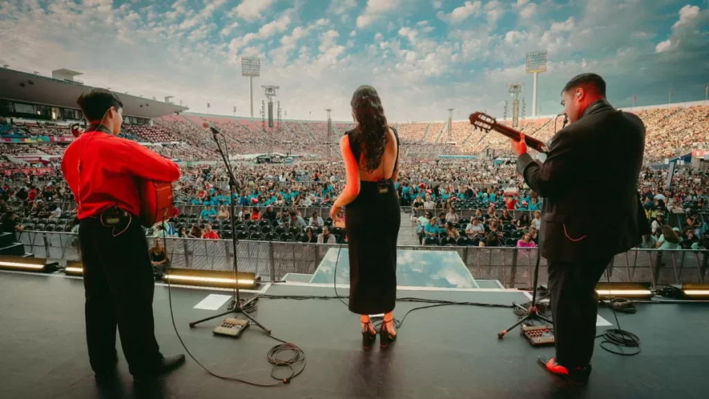 Catalina Y Las Bordonas De Oro