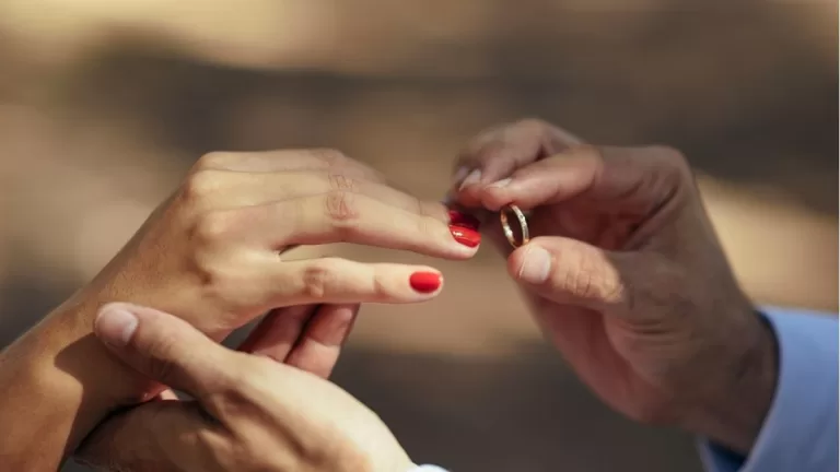 «Me hubiera gustado no separarme…» Querida figura de la TV chilena se quiebra en vivo