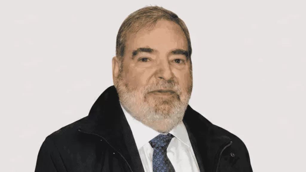 Muere Periodista