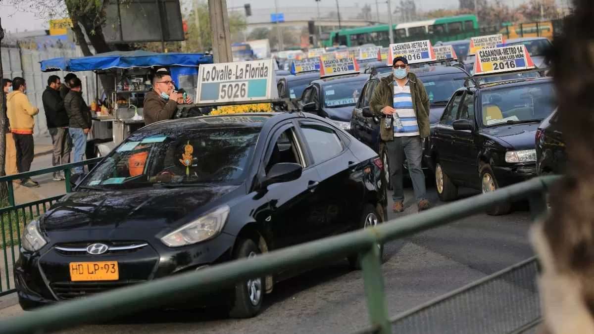 Extraña presencia en Santiago Centro aterra a pasajeros de colectivo: Múltiples testigos aseguran haberlo visto