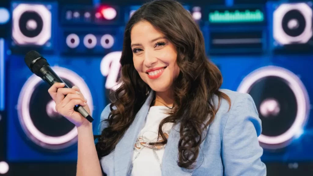 María José Quintanilla Dale Play